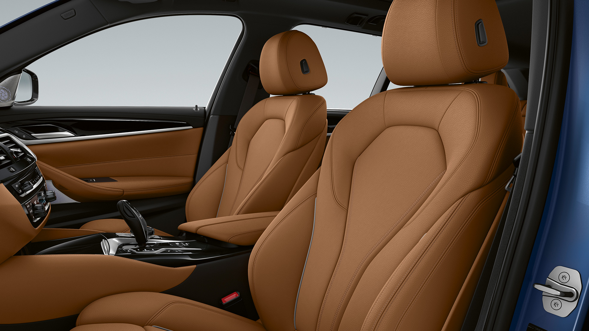 Oblazinjenje v BMW serije 5 Touring G31, paket M Sport Oblazinjenje v usnju Dakota v barvi Cognac z ekskluzivnimi šivi, BMW serije 5 Touring 530e, G31 2020, paket M Sport, notranjost