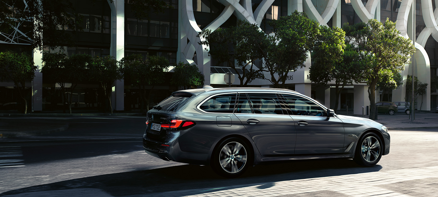 BMW serije 5 Touring G31 BMW serije 5 Touring G31, osvežitev 2020, Sophisto Grey, stranski pogled