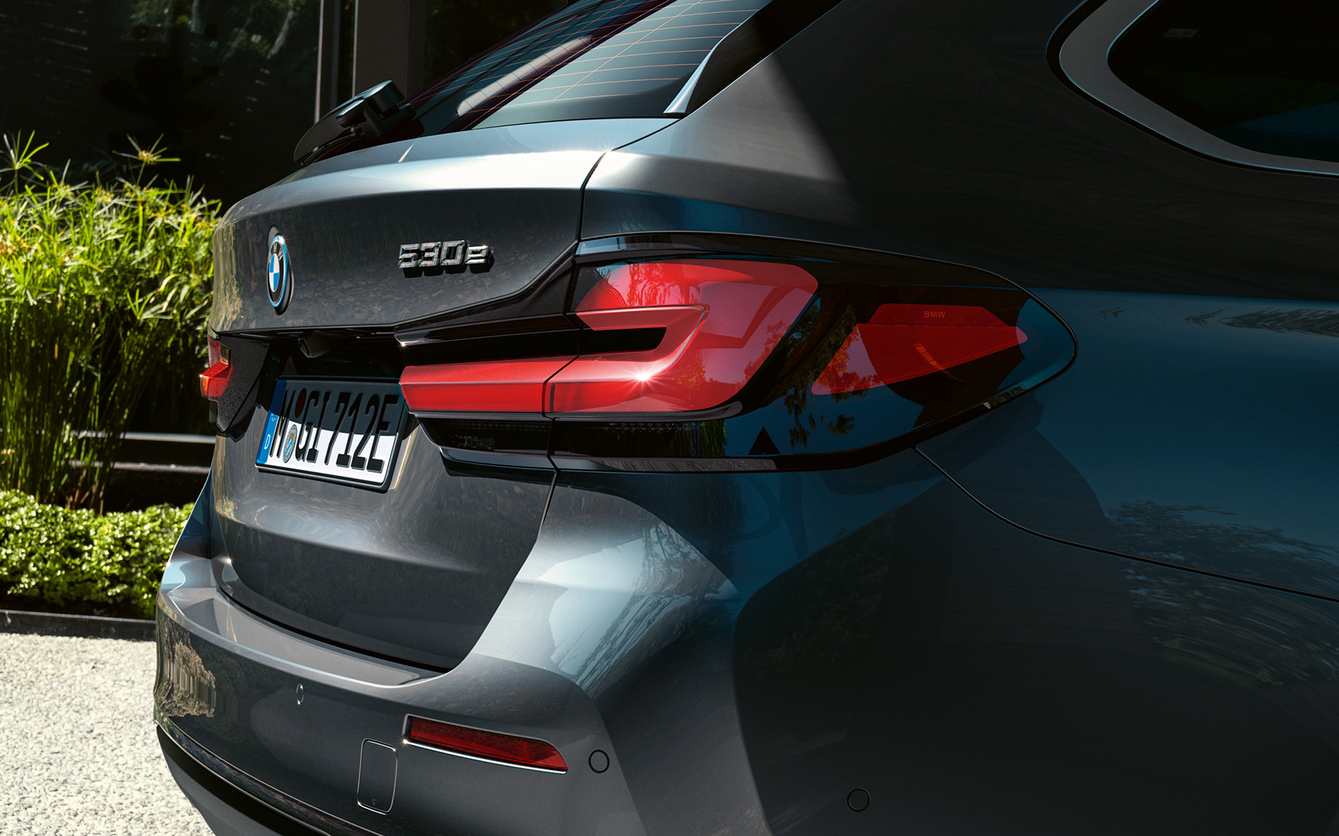 BMW serije 5 Touring, G31, LCI, 3D-oblikovane zadnje luči BMW serije 5 Touring, G31, osvežitev 2020, Sophisto Grey, 3D-oblikovane zadnje luči, bližnji pogled od zadaj