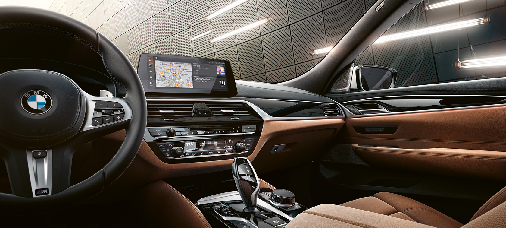BMW serije 6 Gran Turismo G32, kokpit z volanom BMW serije 6 Gran Turismo G32 2017, kokpit z volanom, notranjost