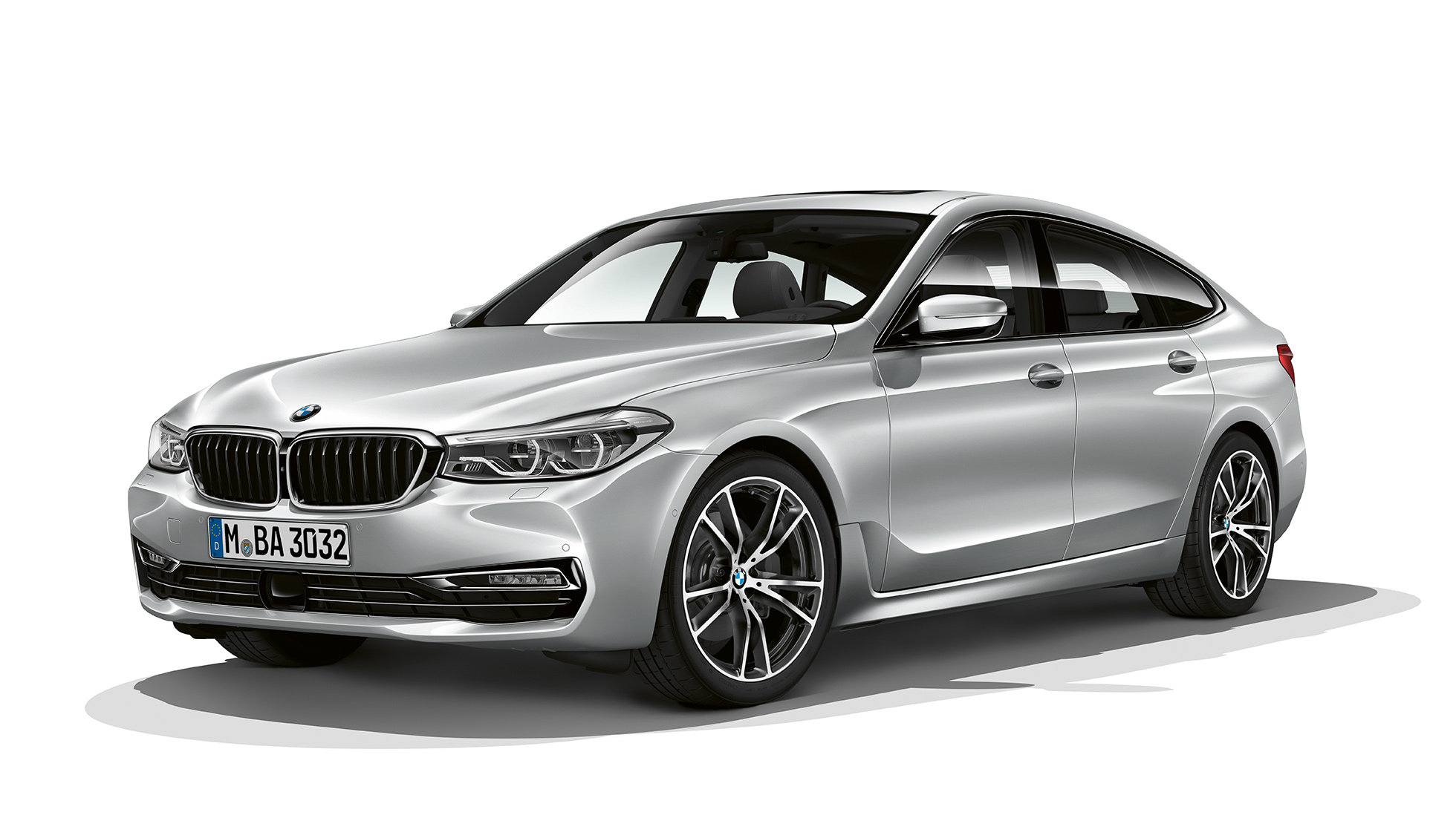 BMW serije 6 Gran Turismo G32, Sport Line, tričetrtinski pogled od spredaj BMW serije 6 Gran Turismo G32 2017, Sport Line, kovinska barva Glacier Silver, tričetrtinski pogled od spredaj