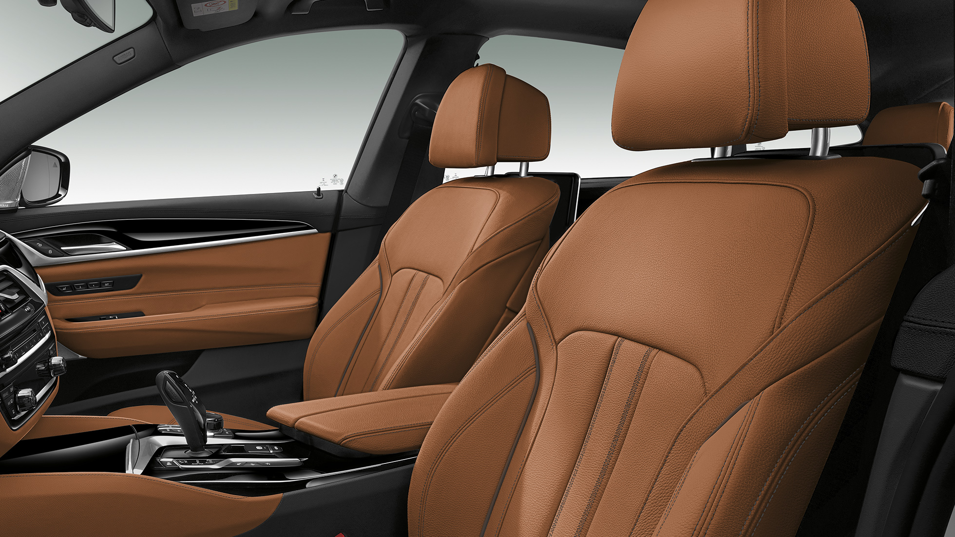 BMW serije 6 Gran Turismo G32, paket M Sport, notranjost Športna sedeža za voznika in sovoznika v BMW serije 6 Gran Turismo G32 2017, paket M Sport, notranjost