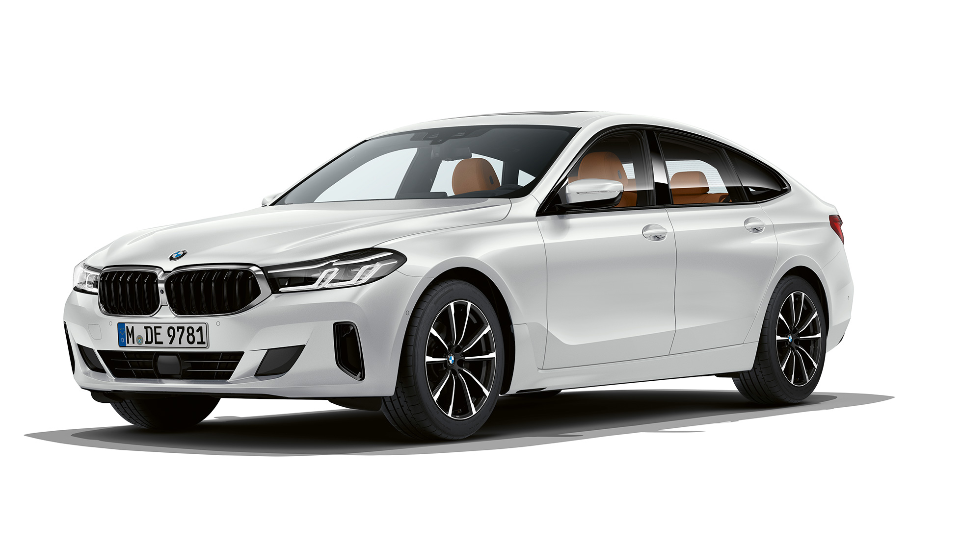 BMW serije 6 Gran Turismo, oprema Basic, G32, 2020 BMW serije 6 Gran Turismo, G32, 620d, 2020, oprema Basic, kovinska barva Mineral White, tričetrtinski pogled od spredaj
