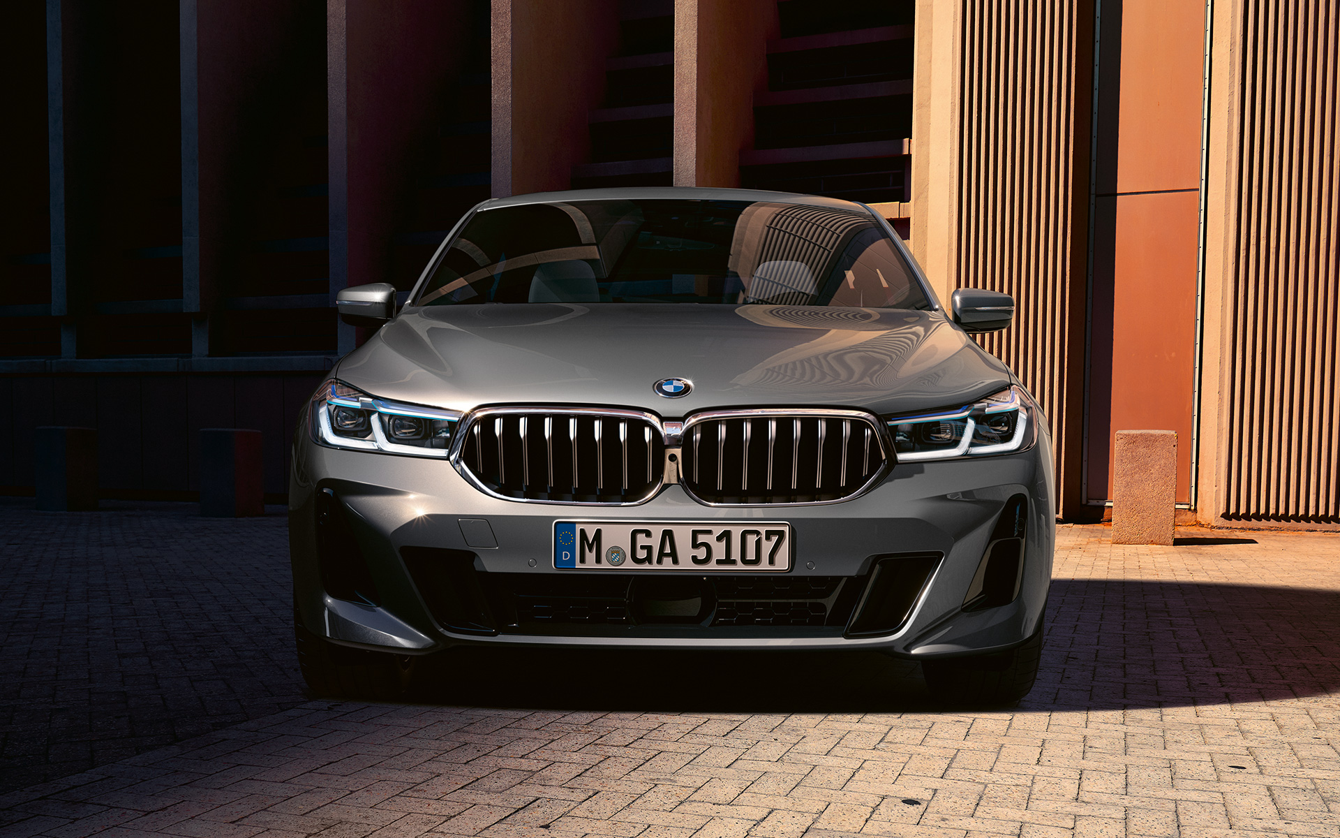 Prednja stran BMW serije 6 Gran Turismo, G32, 2020 Oblika prednje strani BMW serije 6 Gran Turismo, 640i xDrive, G32, 2020, Bernina Grey, pogled od spredaj