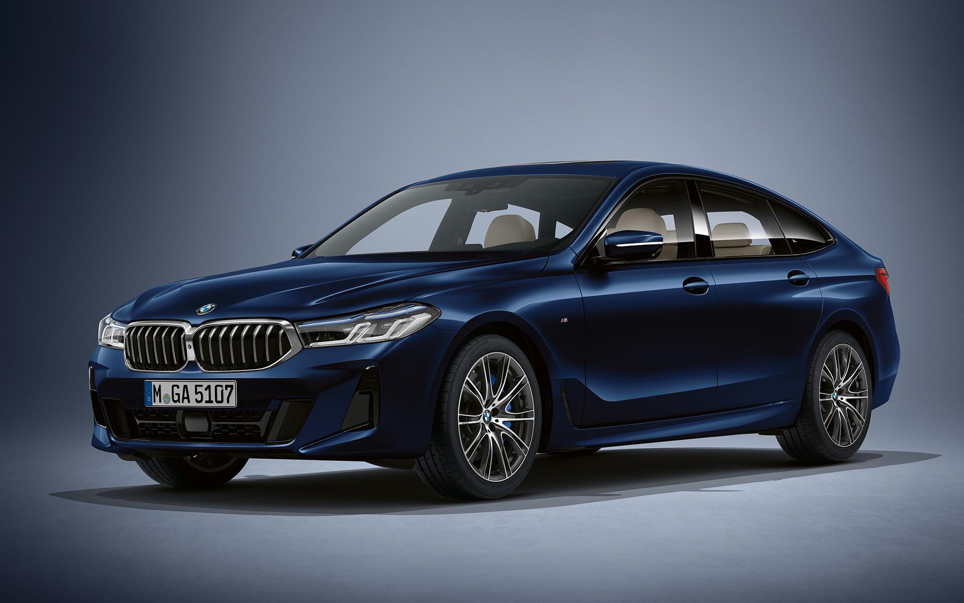 BMW serije 6 Gran Turismo, G32, 2020, lakiranje BMW Individual v kovinski barvi Tanzanite Blue BMW serije 6 Gran Turismo, G32, 2020, lakiranje BMW Individual v kovinski barvi Tanzanite Blue, tričetrtinski pogled od spredaj med mirovanjem