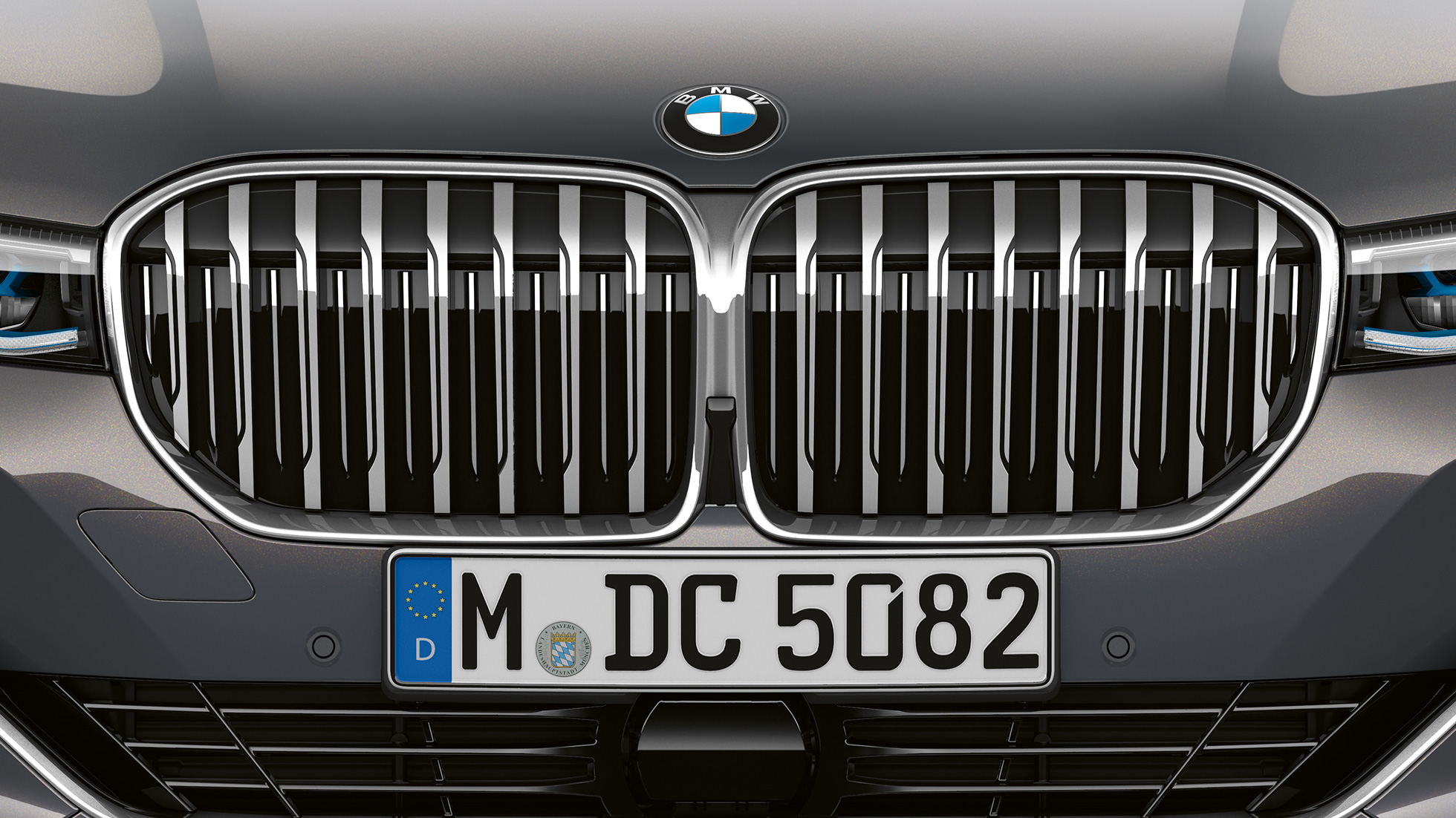 BMW serije 7 Limuzina z zunanjostjo Pure Excellence, prestavna ročica BMW serije 7 Limuzina z zunanjostjo Pure Excellence: bližnji posnetek ledvičke