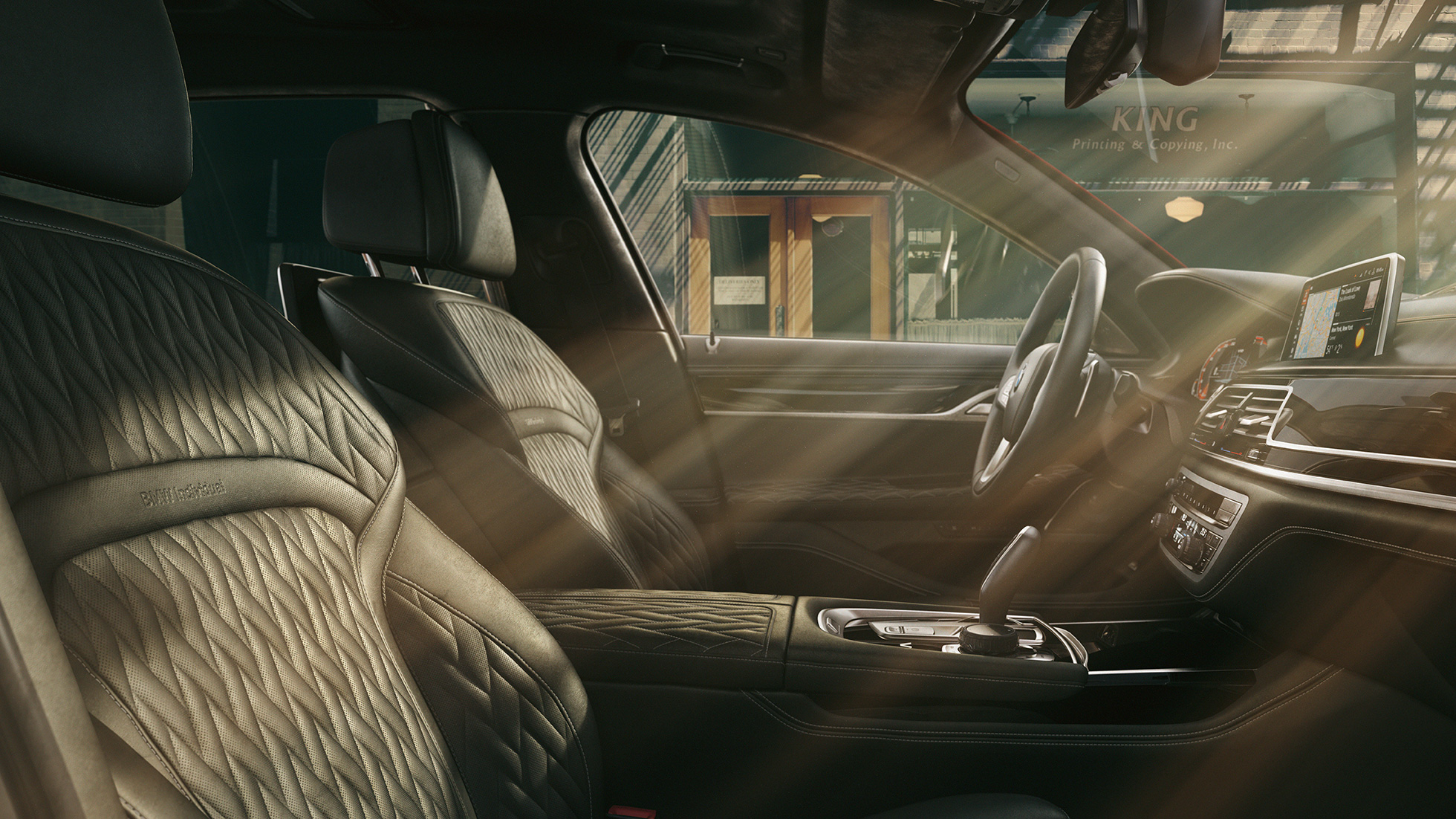 Visokokakovostna notranjost vozila BMW Individual serije 7 Limuzina Visokokakovostna notranjost vozila BMW Individual serije 7 Limuzina v črni barvi