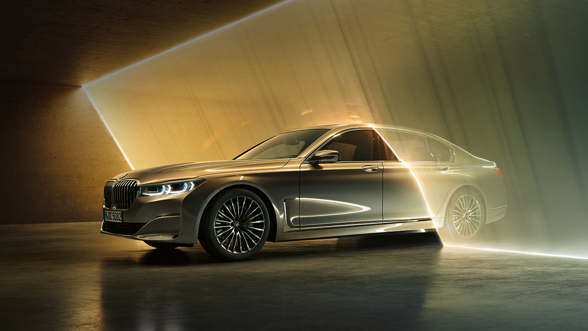 BMW serije 7 Limuzina, G11, G12, 2019, osvetlitev zadka BMW serije 7 Limuzina, G11, G12, 2019, barva Bernina Grey Amber Effect, osvetlitev zadka, pogled od blizu
