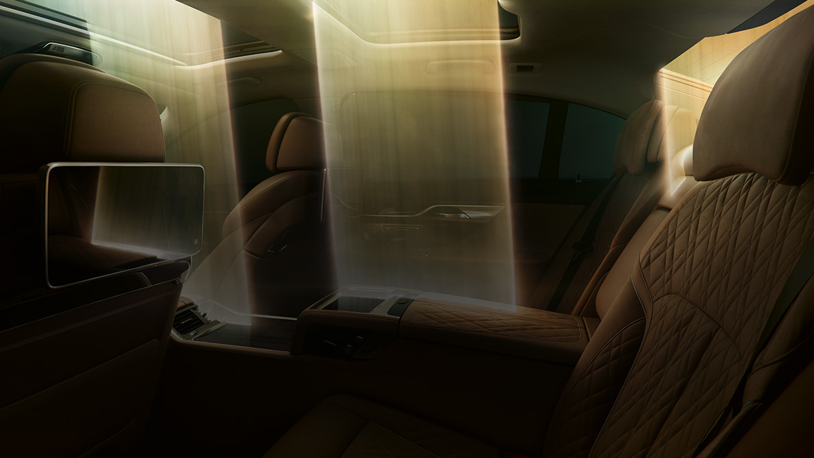 BMW serije 7 Limuzina, G11, G12, 2019, notranjost BMW serije 7 Limuzina, G11, G12, 2019, barva Bernina Grey Amber Effect, notranjost, pronicanje svetlobe skozi panoramsko stekleno streho