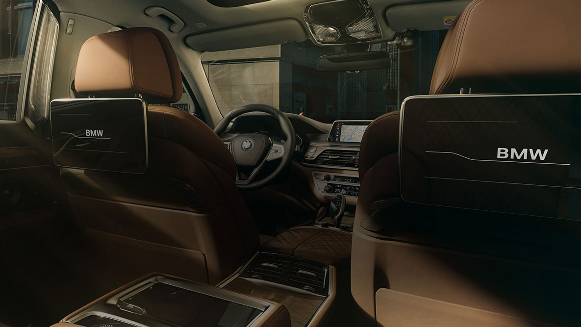 BMW serije 7 Limuzina, G11, G12, 2019, razvedrilno na zadnjih sedežih BMW serije 7 Limuzina, G11, G12, 2019, razvedrilno na zadnjih sedežih z zaslonoma na dotik visoke ločljivosti