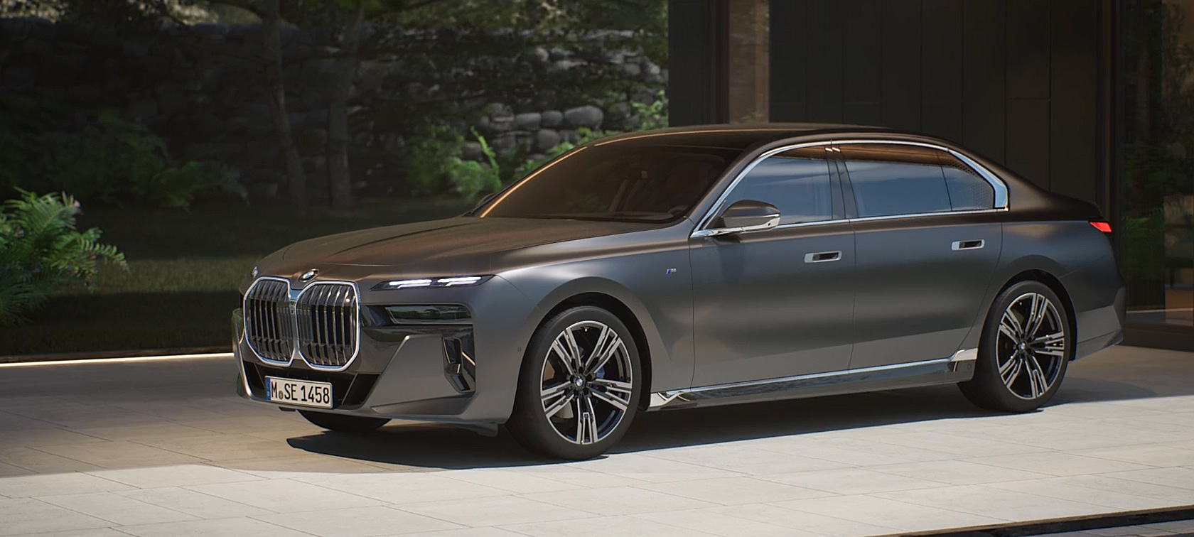 BMW serije 7 Limuzina, G70, ICE, 740i, paket M Sport, poudarki na zunanjosti BMW serije 7 Limuzina, G70, ICE, 740i, paket M Sport, kovinska barva Frozen Deep Grey, 21-palčna M lita alu. platišča Star-spoke 908, poudarki na zunanjosti