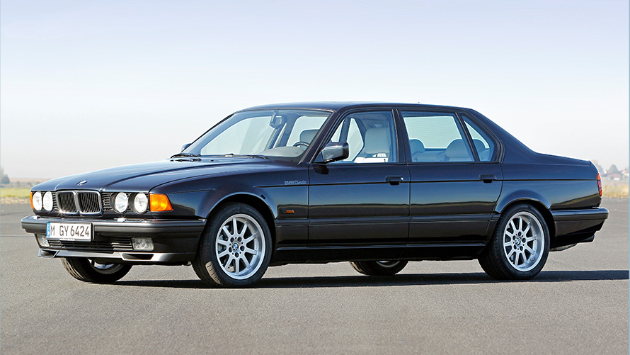 BMW 7er limuzina (E23) 7/8 stranski stoječi pogled BMW 7er limuzina (E23) 7/8 stranski stoječi pogled