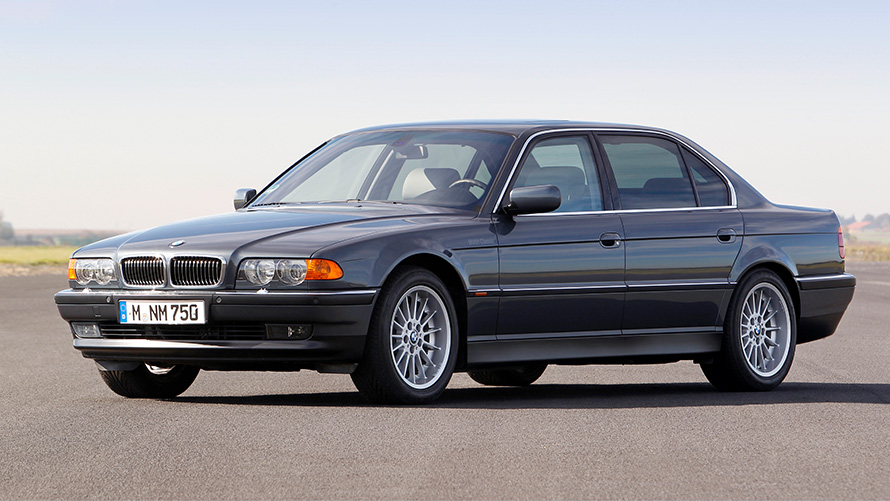 BMW 7er limuzina (E38) 7/8 stranski stoječi pogled BMW 7er limuzina (E38) 7/8 stranski stoječi pogled