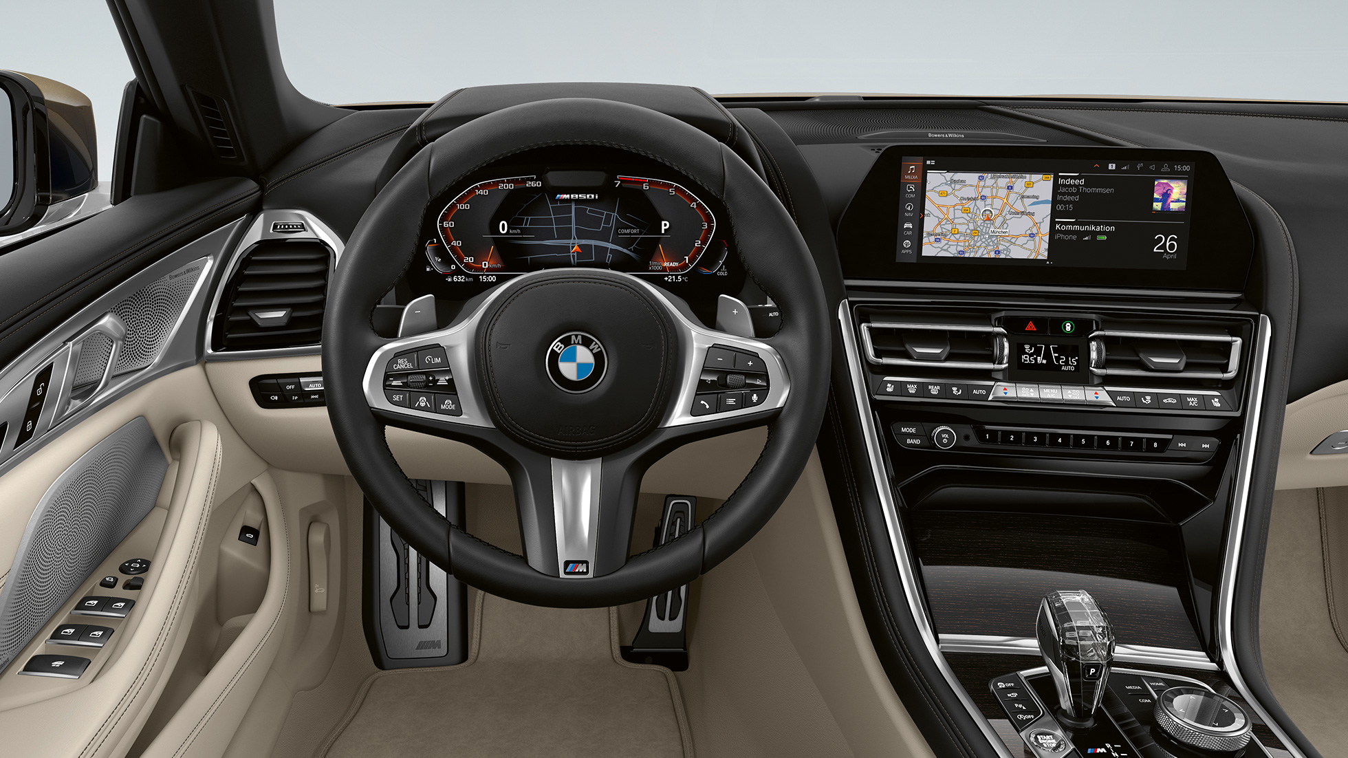 BMW M850i xDrive, v kovinskem odtenku Dravit Grey, kokpit z usnjenim volanom M. BMW M850i xDrive, v kovinskem odtenku Dravit Grey, kokpit z usnjenim volanom M.