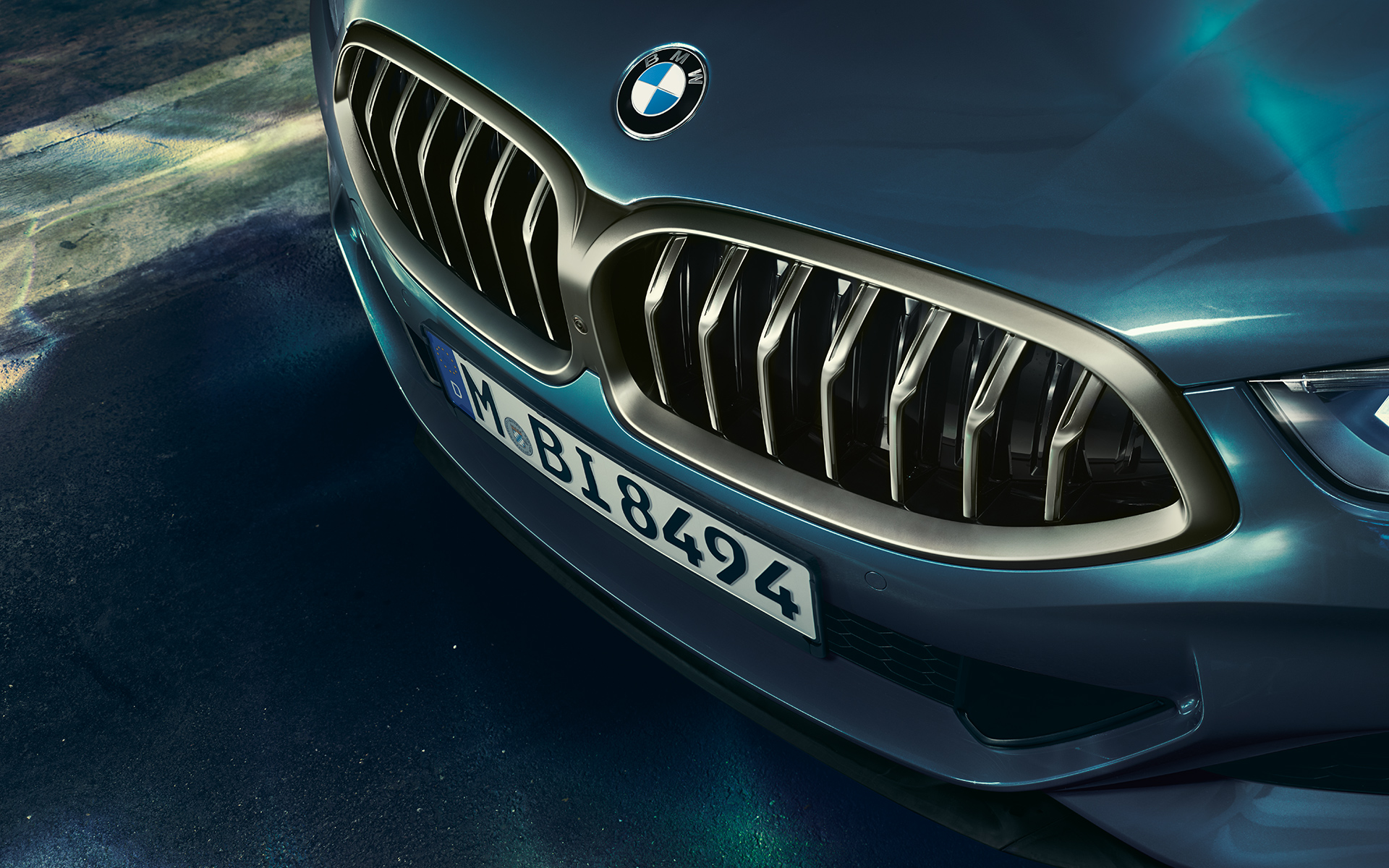 BMW serije 8 Coupé, sprednja stran Posnetek od blizu sprednje strani BMW serije 8 Coupé.