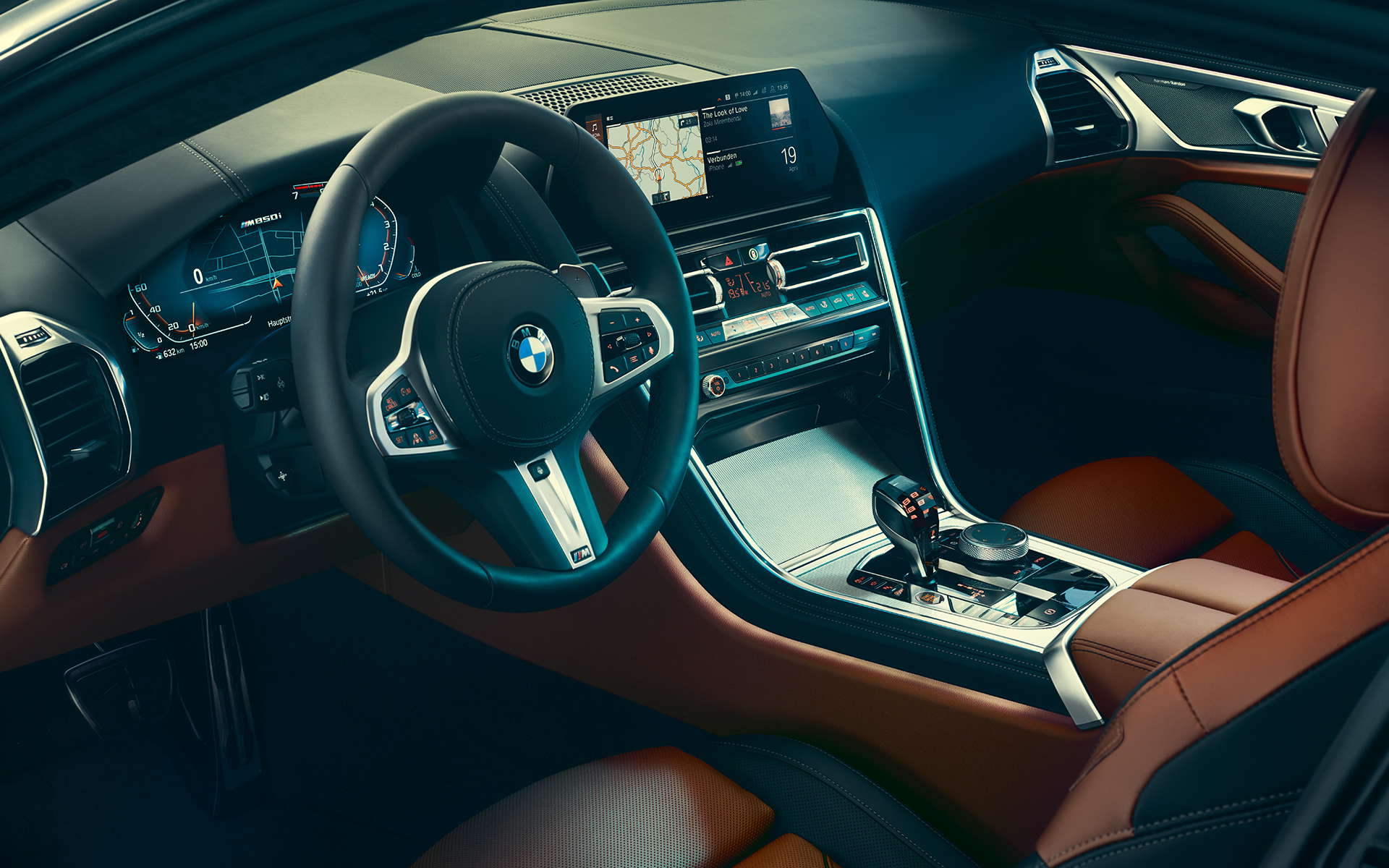 BMW serije 8 Coupé, volan Notranjost BMW serije 8 Coupé s poudarkom na volanu.