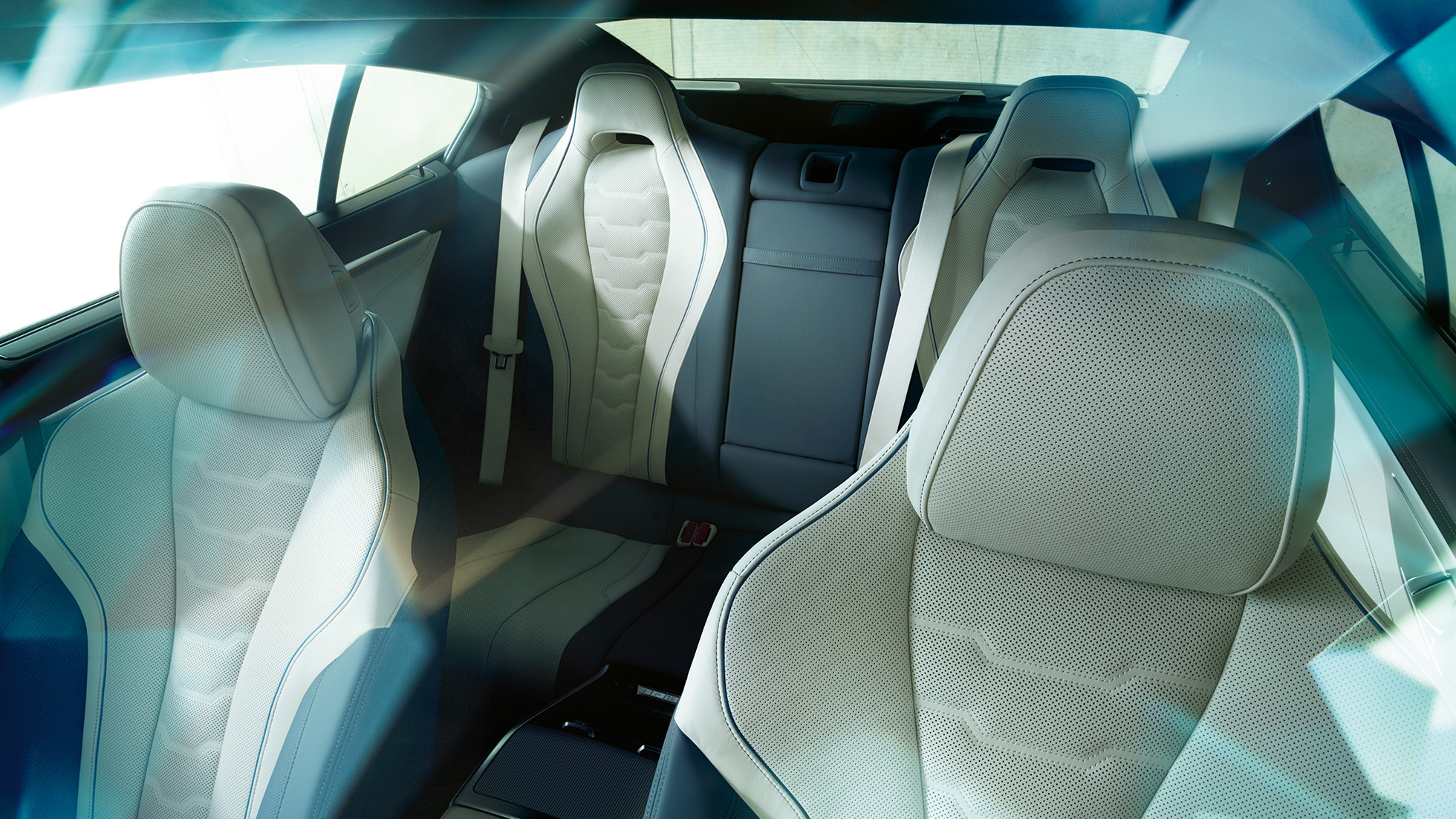 BMW serije 8 Gran Coupé, oprema notranjosti BMW serije 8 Gran Coupé, oblika opreme notranjosti