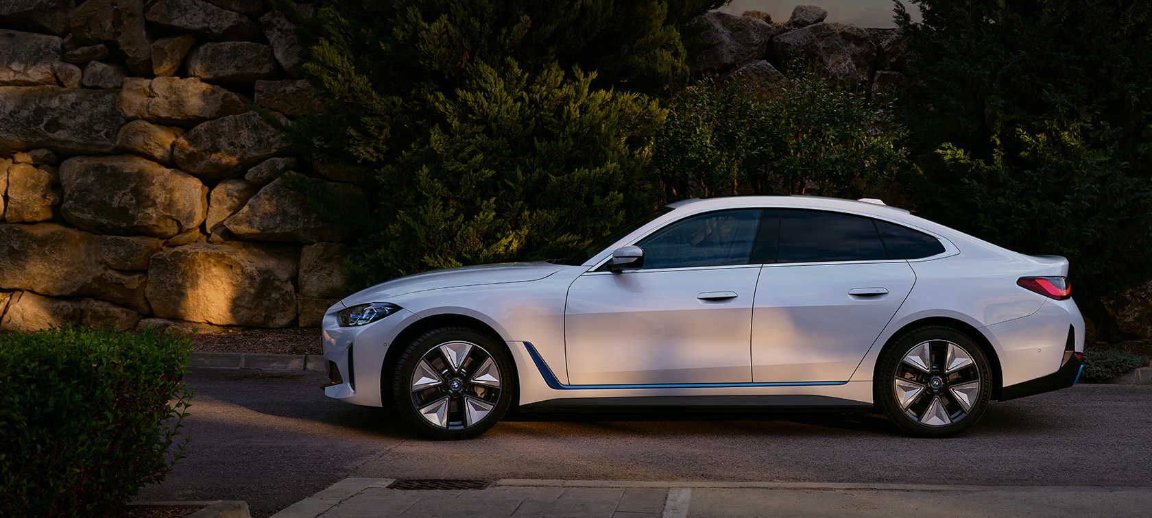 BMW i4 eDrive40 Mineral White