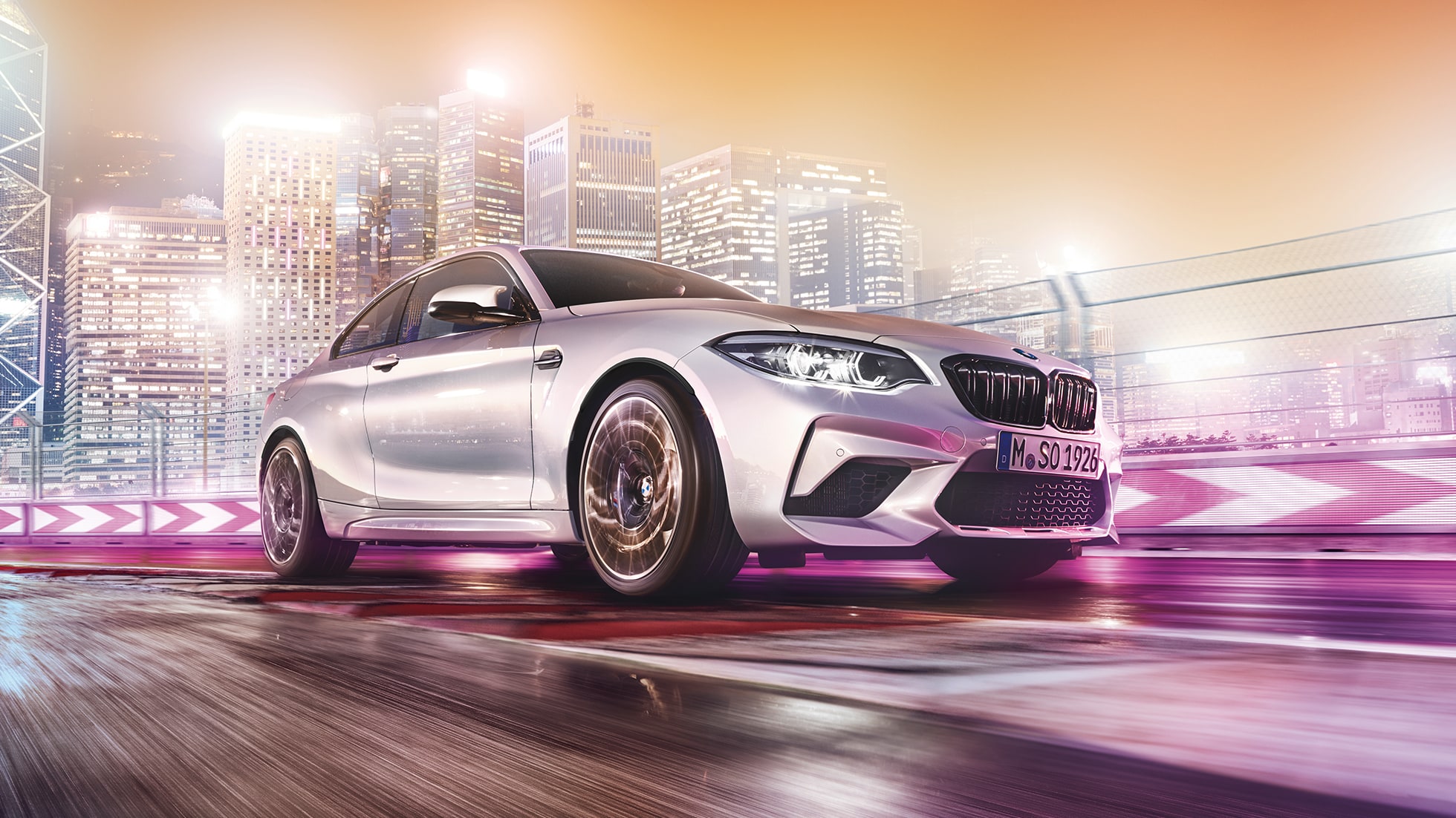 Oblika prednjega dela BMW M2 Competition F87 Oblika prednjega dela BMW M2 Competition F87 2018, kovinska barva Hockenheim Silver, tričetrtinski pogled od spredaj