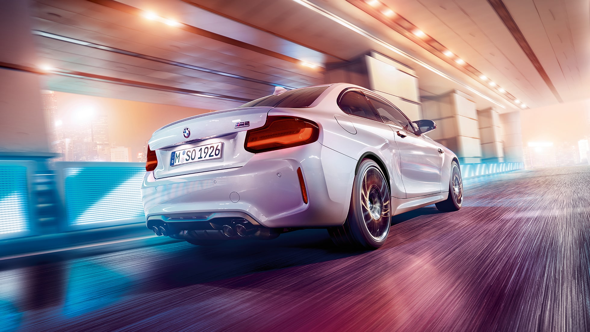 Oblika zadka BMW M2 Competition F87 Oblika zadka BMW M2 Competition F87 2018, kovinska barva Hockenheim Silver, tričetrtinski pogled od zadaj