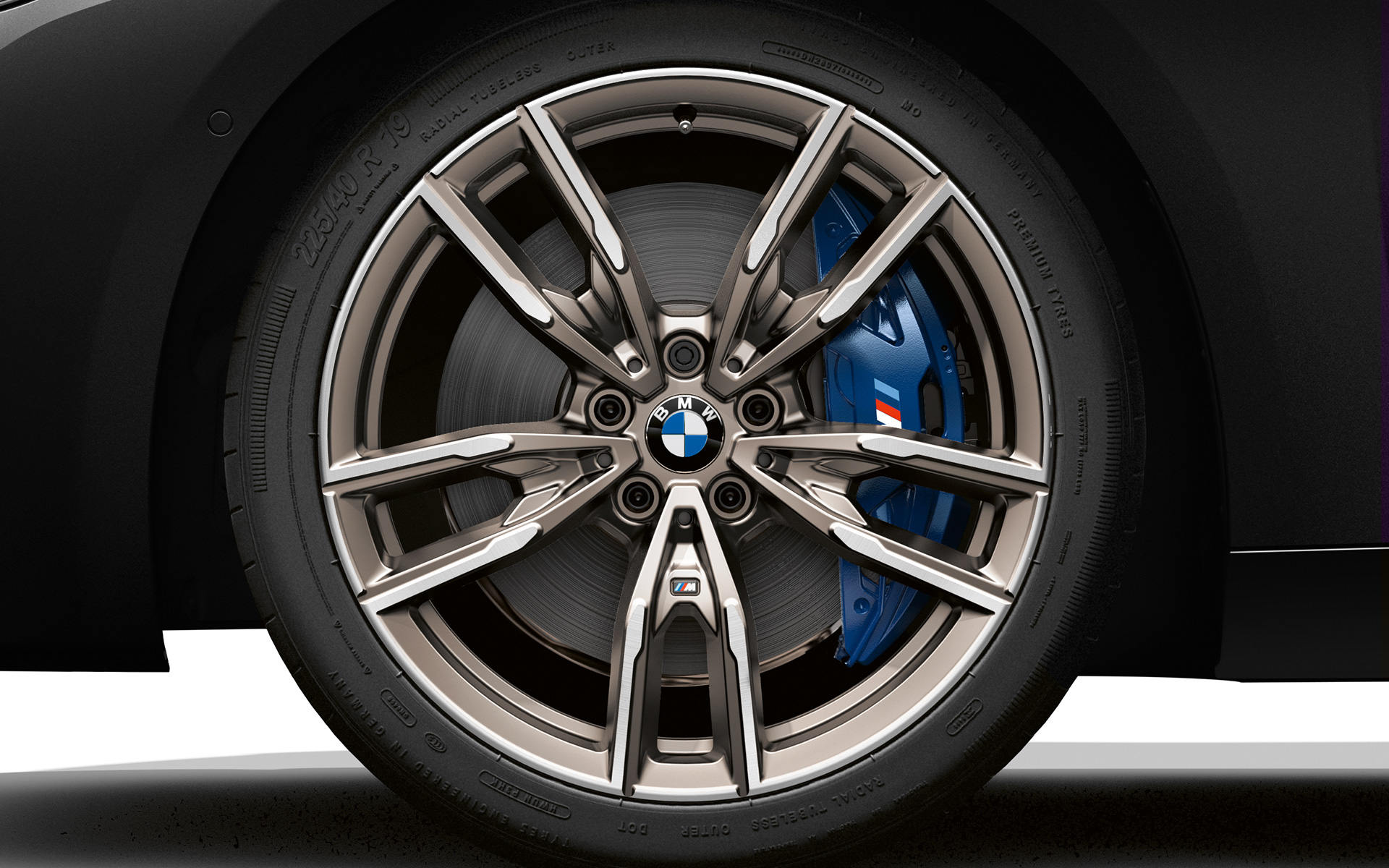 BMW M240i, G42, zavore M Sport z zavornimi sedli v kovinski barvi Dark Blue BMW M240i, G42, zavore M Sport z zavornimi sedli v kovinski barvi Dark Blue
