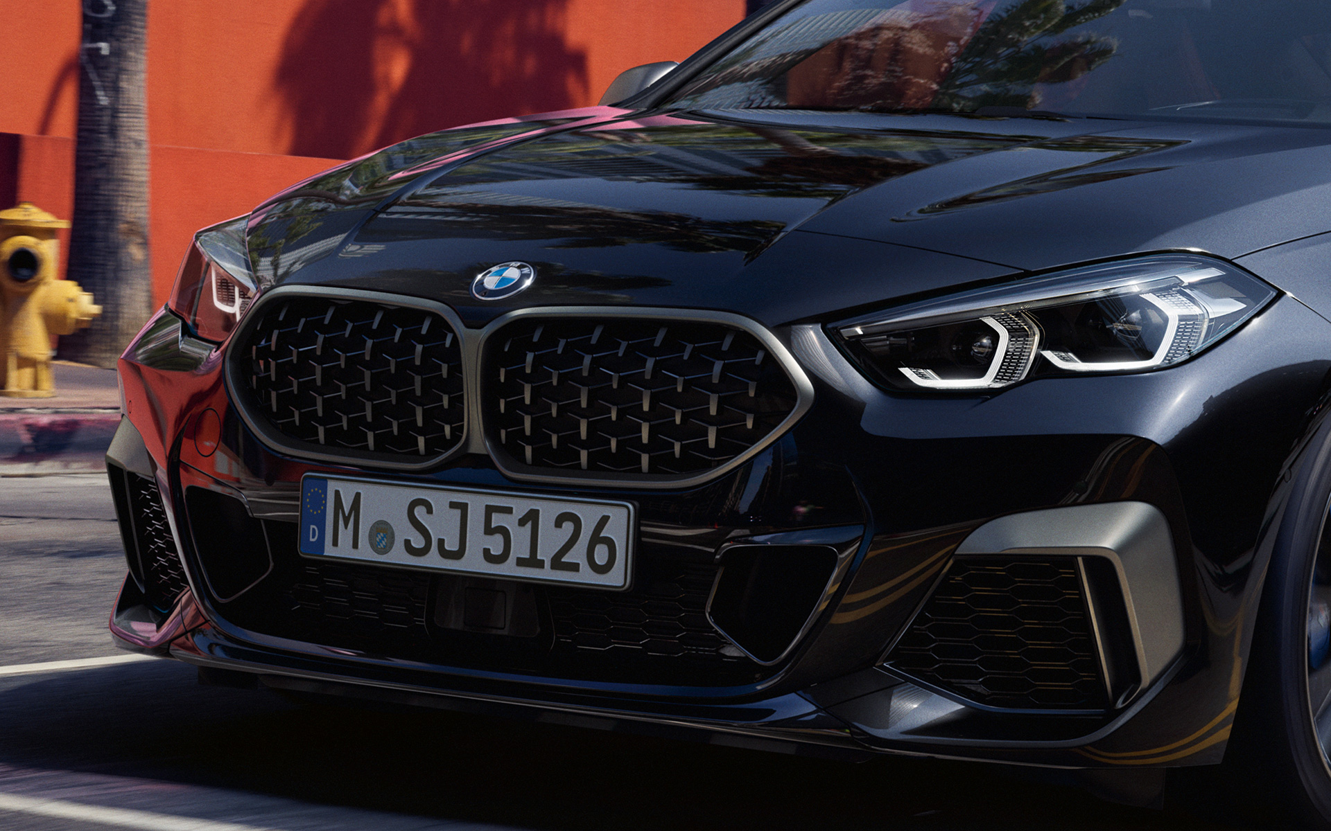 BMW M235i xDrive Gran Coupé, F44, oblika sprednjega dela BMW M235i xDrive Gran Coupé, F44, 2020, kovinska barva Black Sapphire, oblika sprednjega dela, tričetrtinski pogled od spredaj