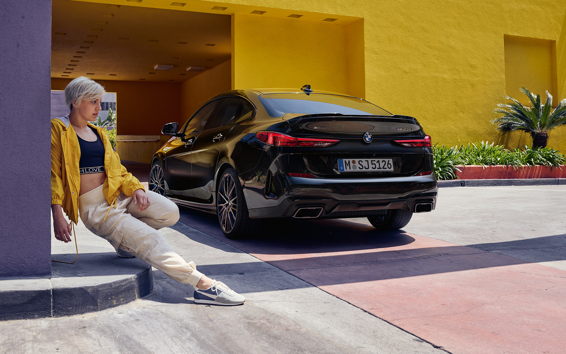 BMW M235i xDrive Gran Coupé, F44, linija kupeja BMW M235i xDrive Gran Coupé, F44, 2020, kovinska barva Black Sapphire, linija kupeja, tričetrtinski stranski pogled