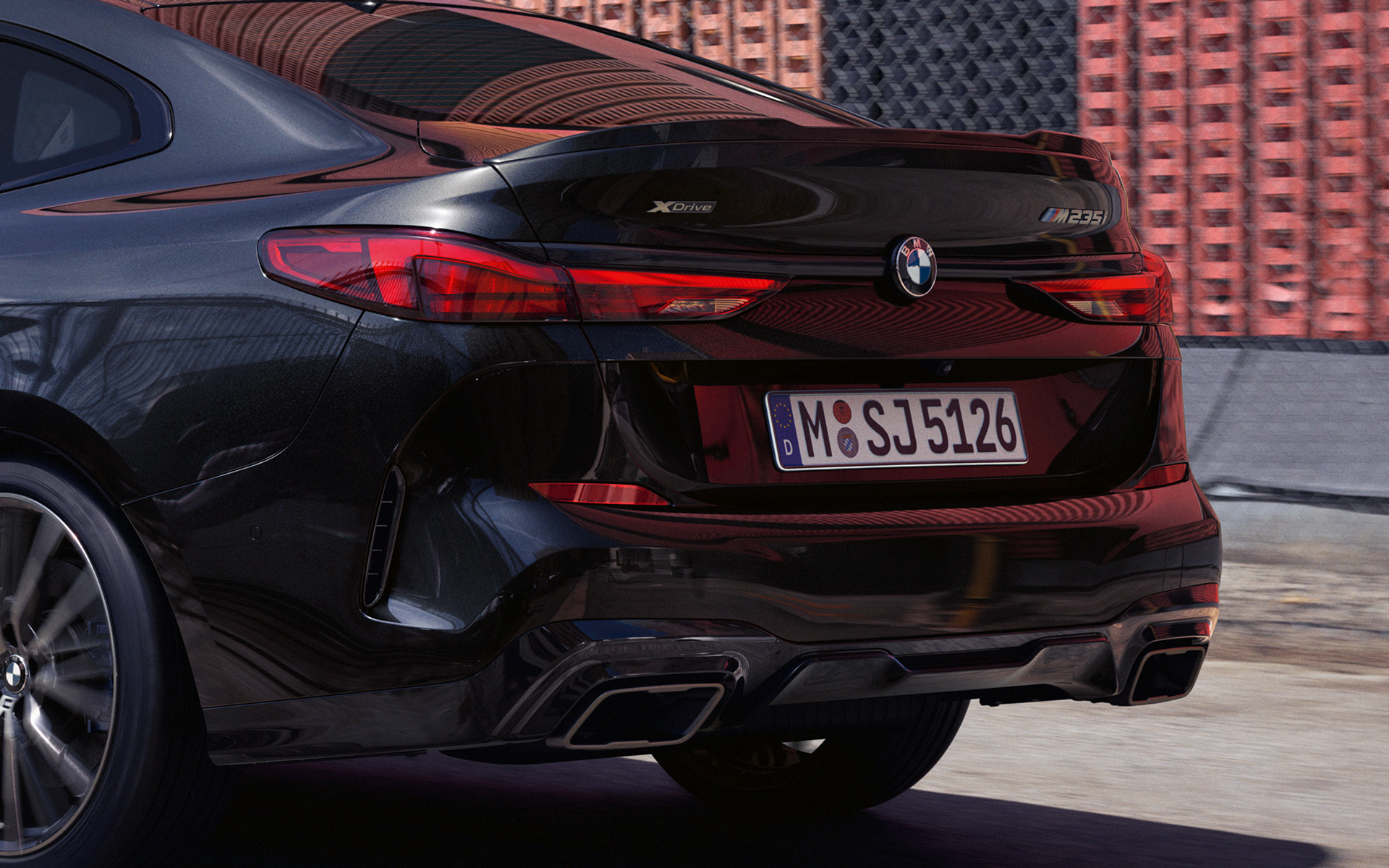 BMW M235i xDrive Gran Coupé, F44, zadek BMW M235i xDrive Gran Coupé, F44, 2020, kovinska barva Black Sapphire, atletski zadek, tričetrtinski pogled od zadaj