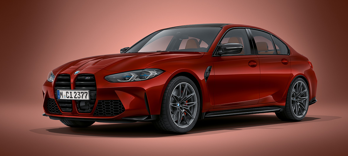 BMW Individual, kovinska barva Aventurine Red, BMW M3 Limuzina, G80, 2020 BMW M3 Limuzina, BMW Individual, kovinska barva Aventurine Red, G80, 2020, tričetrtinski pogled od spredaj med mirovanjem