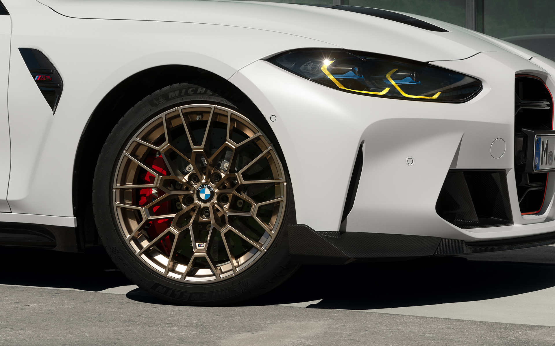 BMW M3 CS, G80, kovana aluminijasta platišča ekskluzivne oblike CS s tekmovalnimi pnevmatikami BMW M3 CS, G80, kovana aluminijasta platišča ekskluzivne oblike CS s tekmovalnimi pnevmatikami