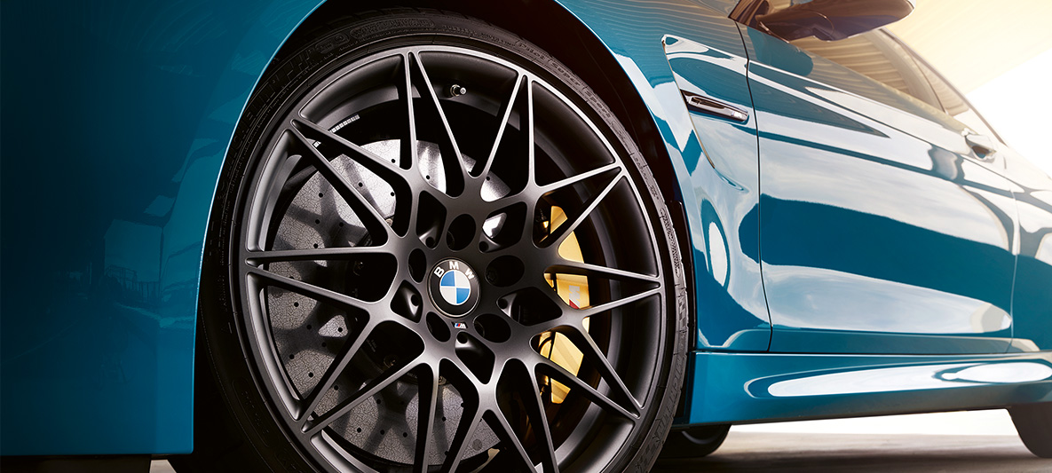 BMW M4 Coupé, M Heritage Edition, platišča in pnevmatike BMW M4 Coupé, M Heritage Edition, posebna izdaja, platišča in pnevmatike