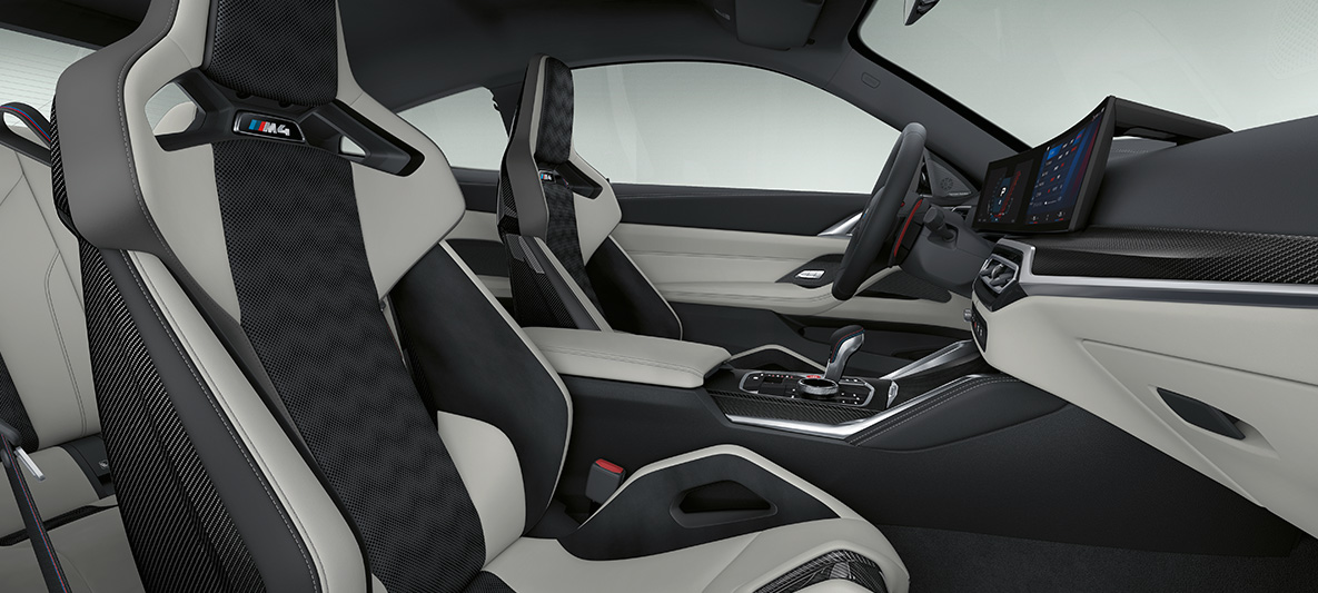 BMW M4 Coupé, G82, 2021, notranjost, oblazinjenje BMW Individual iz usnja Merino v barvi Silverstone/Black BMW M4 Coupé, G82, 2021, notranjost, oblazinjenje BMW Individual iz usnja Merino v barvi Silverstone/Black
