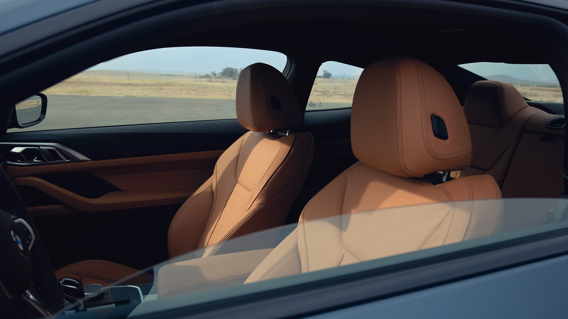 Športni sedeži v BMW M440i xDrive Coupé, G22, 2020 BMW M440i xDrive Coupé, kovinska barva Arctic Race Blue, G22, 2020, notranjost, športni sedeži