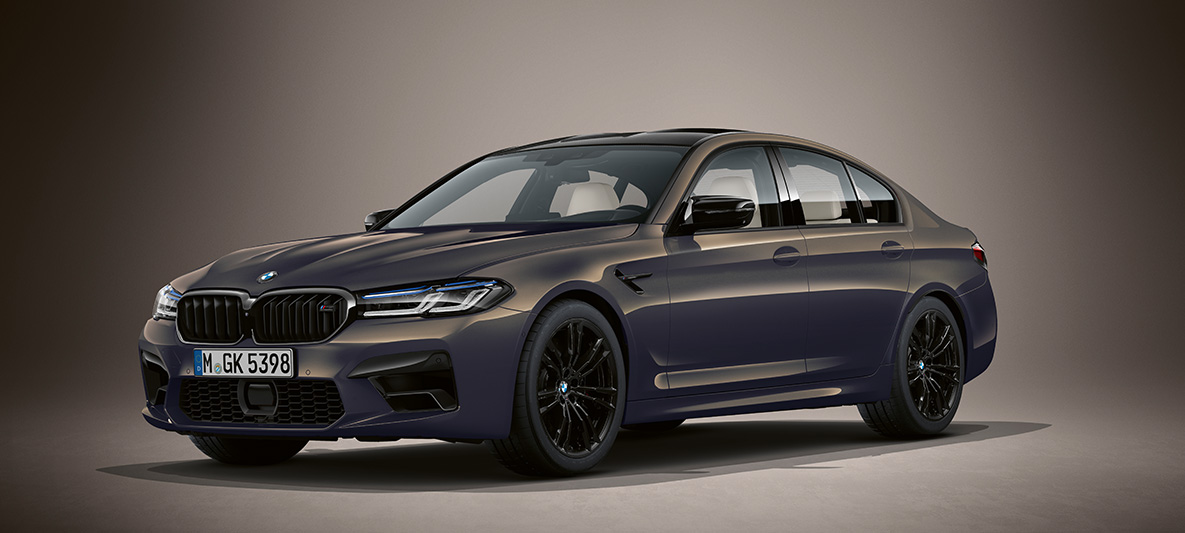BMW Individual, BMW M5 Limuzina, F90, 2020, kovinska barva Alvite Grey BMW Individual, BMW M5 Limuzina, F90 LCI, osvežitev 2020, kovinska barva Alvite Grey, tričetrtinski pogled od spredaj
