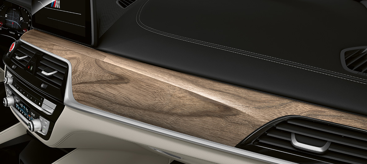 BMW Individual, BMW M5 Limuzina, F90, 2020, notranje obloge iz plemenite vrste lesa Sen Light Brown BMW Individual, BMW M5 Limuzina, F90 LCI, osvežitev 2020, notranje obloge iz plemenite vrste lesa Sen Light Brown, notranjost