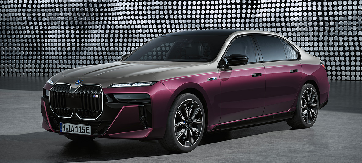 Modeli BMW M7, G70, posebni barvni odtenek Wildberry TT Oxid Grey Modeli BMW M7, G70, posebni barvni odtenek Wildberry TT Oxid Grey