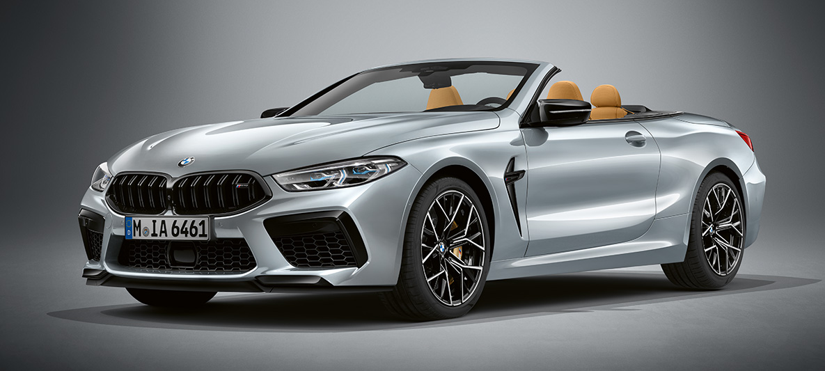 BMW Individual M8 Cabrio v kovinski barvi BMW Individual Pure Silver. BMW Individual M8 Cabrio v kovinski barvi BMW Individual Pure Silver, v sprednjem polprofilu.