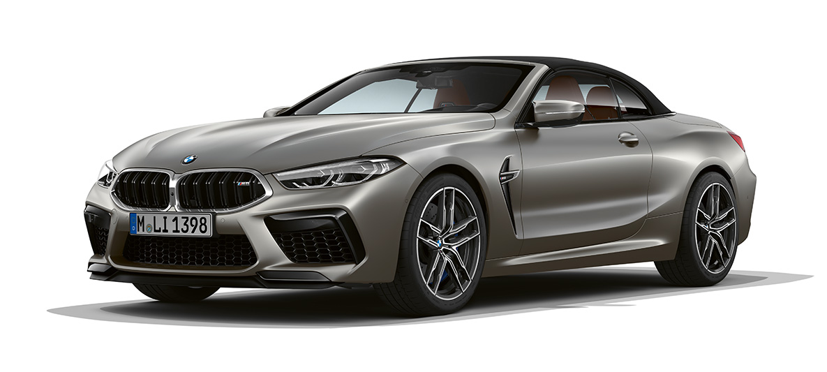 BMW M8 Cabrio, stranski polprofil sprednjega dela BMW M8 Cabrio v barvi Frozen Dark Silver, stranski polprofil sprednjega dela.