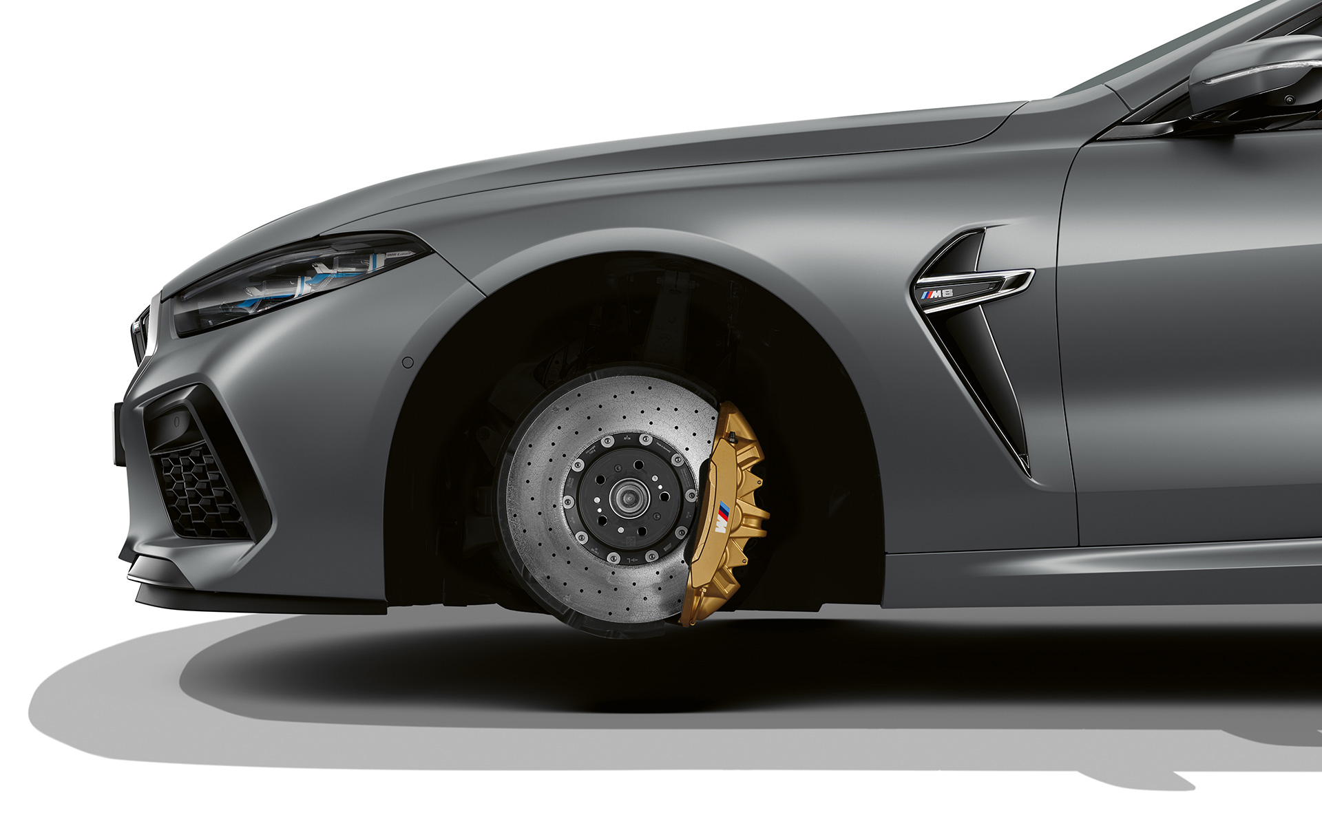 BMW M8 Gran Coupé, F93, LCI, osvežitev 2022, keramična zavora M Carbon BMW M8 Gran Coupé, F93, LCI, osvežitev 2022, lakiranje BMW Individual v kovinski barvi, keramična zavora M Carbon brez kolesa