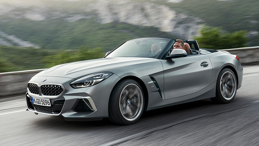 BMW Z4 M G29 tri-četrtinski stranski pogled na ulici BMW M Serija BMW Z4 M G29 tri-četrtinski stranski pogled na ulici