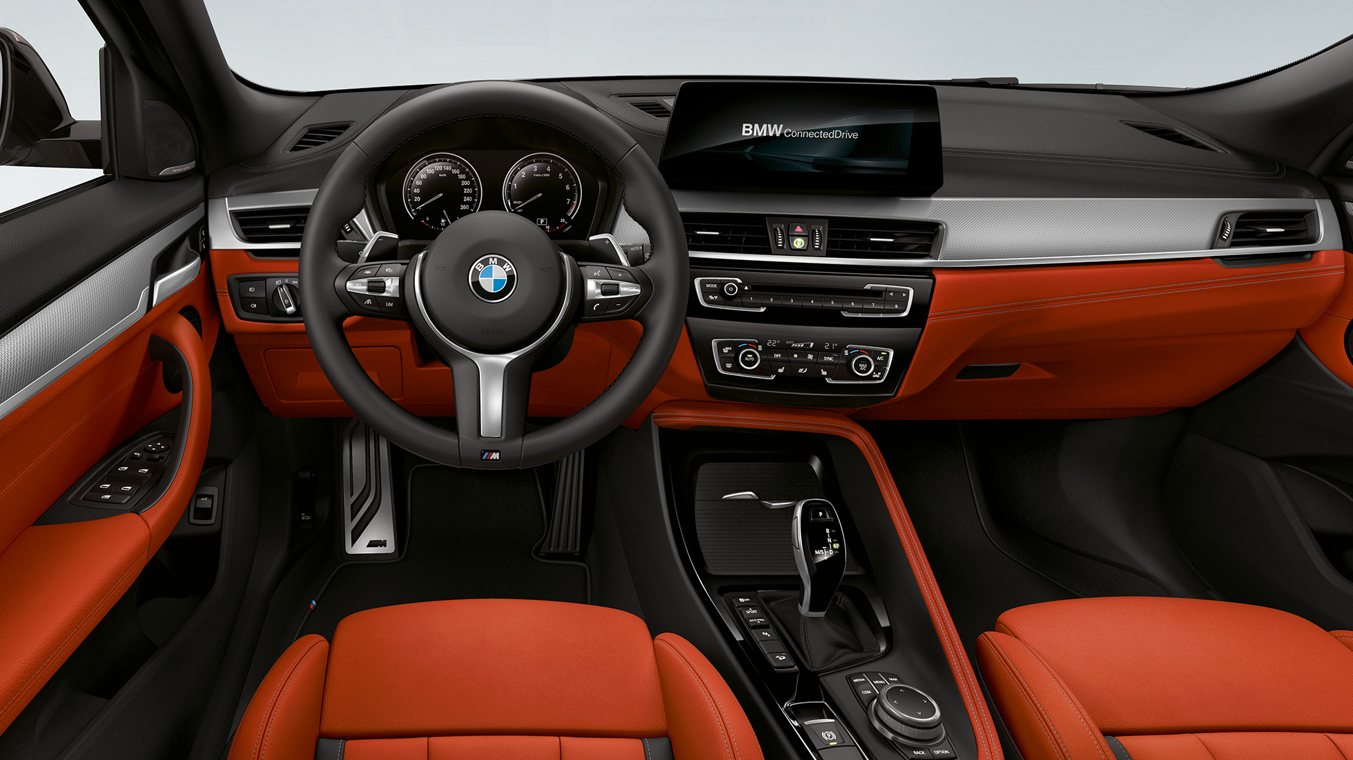 Kokpit v BMW X2 M35i Kokpit v BMW X2 M35i F39, notranjost