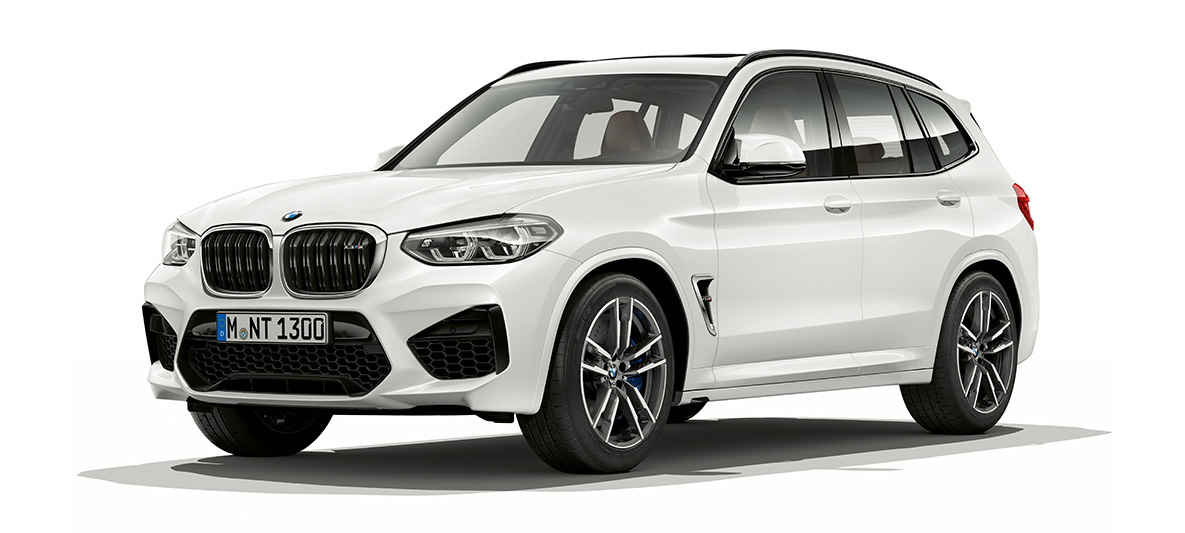BMW X3 M, v profilu od strani. BMW X3 M v barvi Alpine White, zunanjost, v polprofilu od strani.