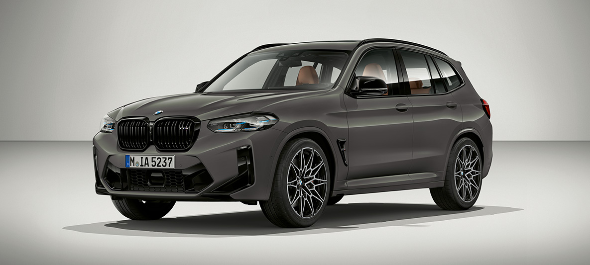 BMW X3 M, Individual, F97, LCI, osvežitev 2021, barva Grigo Telesto, tričetrtinski pogled od spredaj BMW X3 M, Individual, F97, LCI, osvežitev 2021, barva Grigo Telesto, tričetrtinski pogled od spredaj