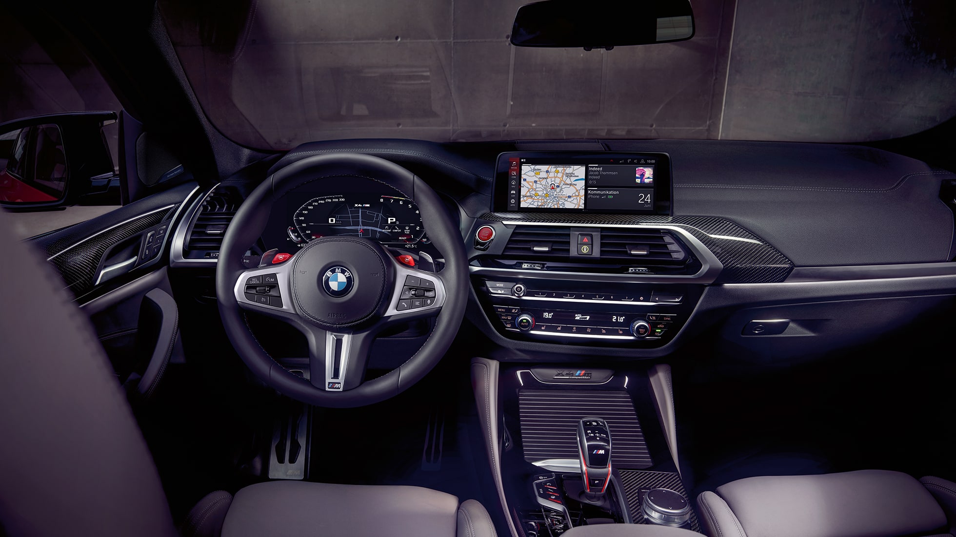 BMW X4 M Competition, ekskluzivna kabina. BMW X4 M Competition, notranjost, ekskluzivna kabina s sedeži M Sport in usnjenim volanom M.
