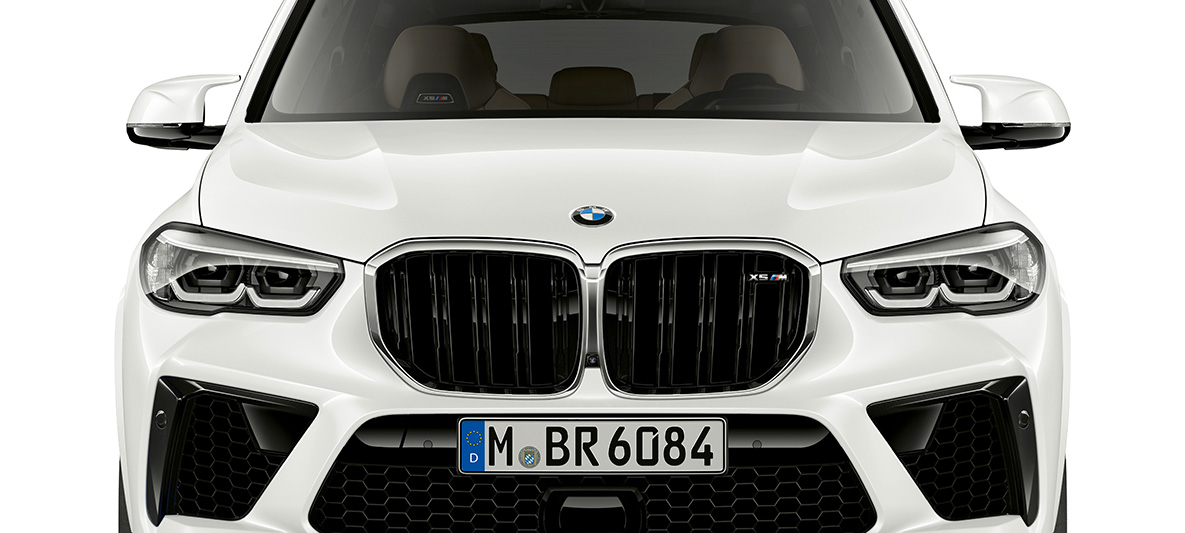 BMW X5 M, F95, spredaj BMW X5 M Competition, F95, 2020, SUV, barva Mineral White, M dvojna ledvička, pogled od spredaj