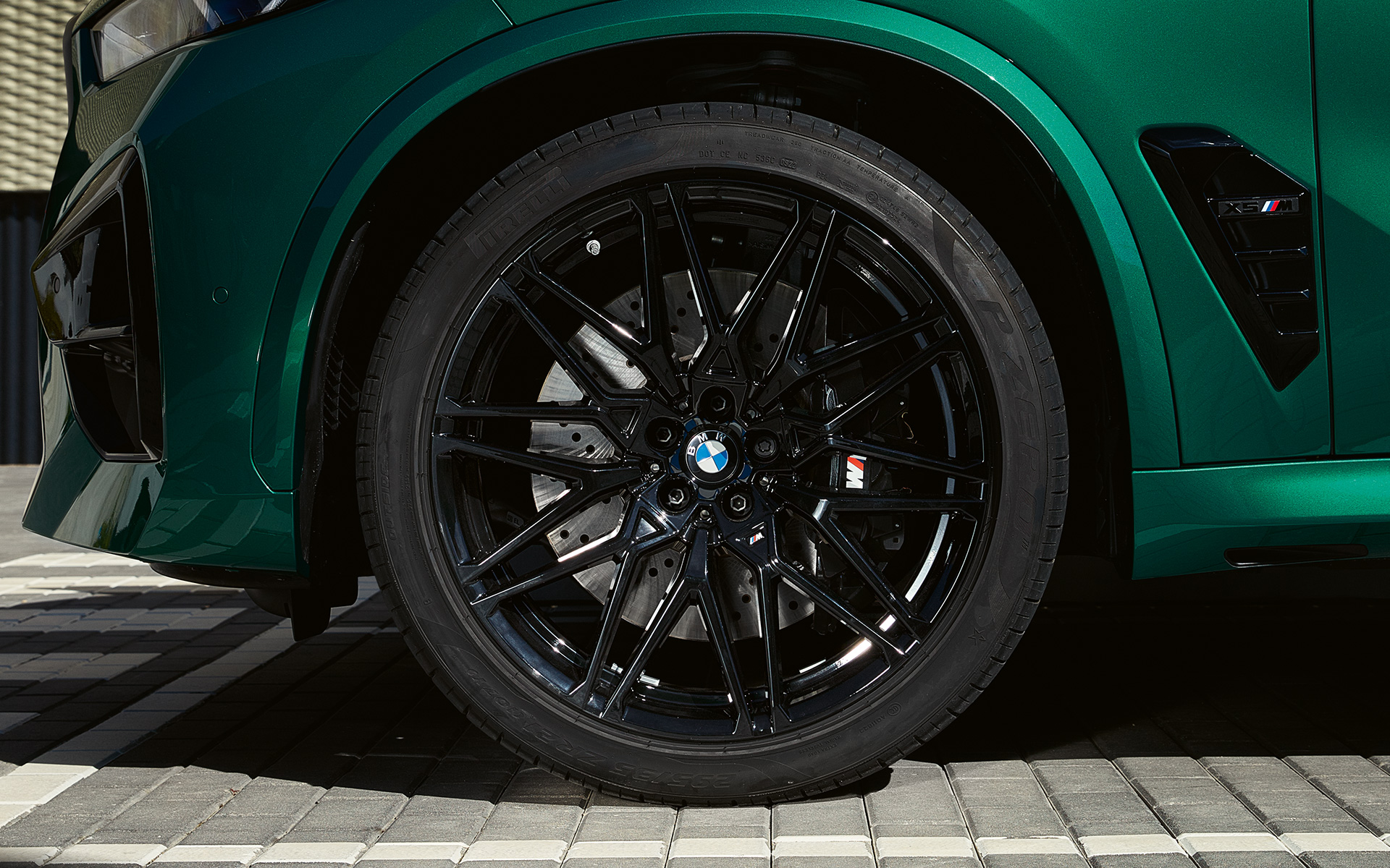 BMW X5 M Competition, F95, 21- in 22-palčna lita alu. platišča Star-spoke 818 M Black BMW X5 M Competition, F95, 2023, 21- in 22-palčna lita alu. platišča Star-spoke 818 M Black