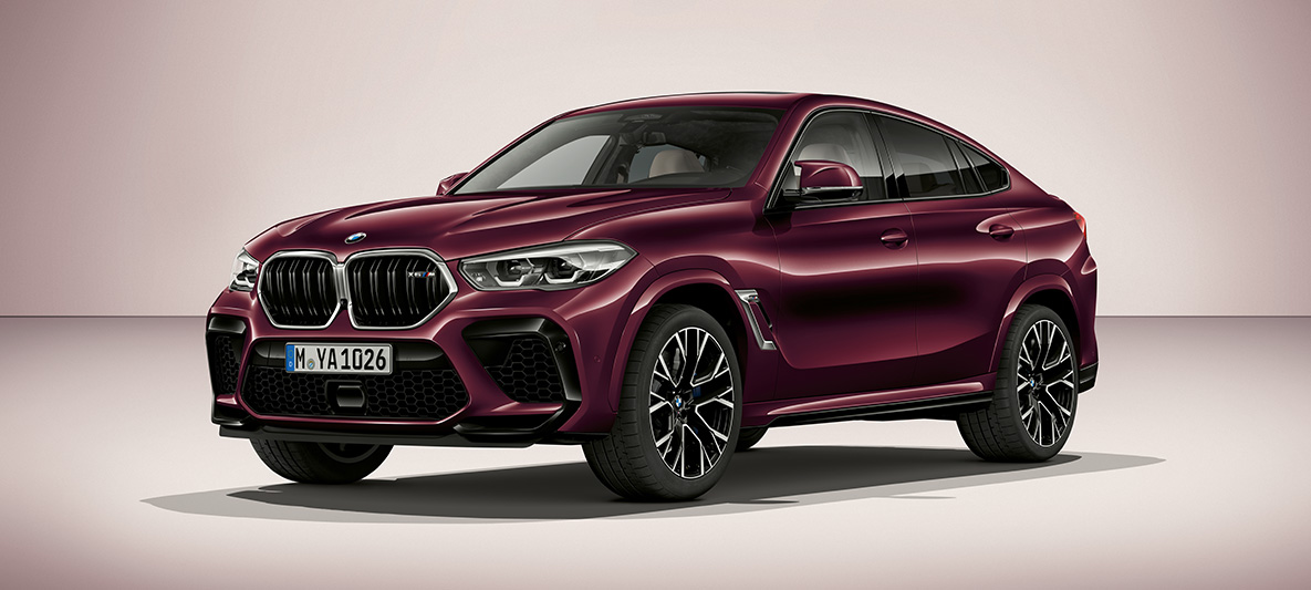 BMW X6 M v kovinski barvi BMW Individual Ametrin BMW X6 M F96 SUV 2020 v kovinski barvi Amterin, tričetrtinski stranski pogled