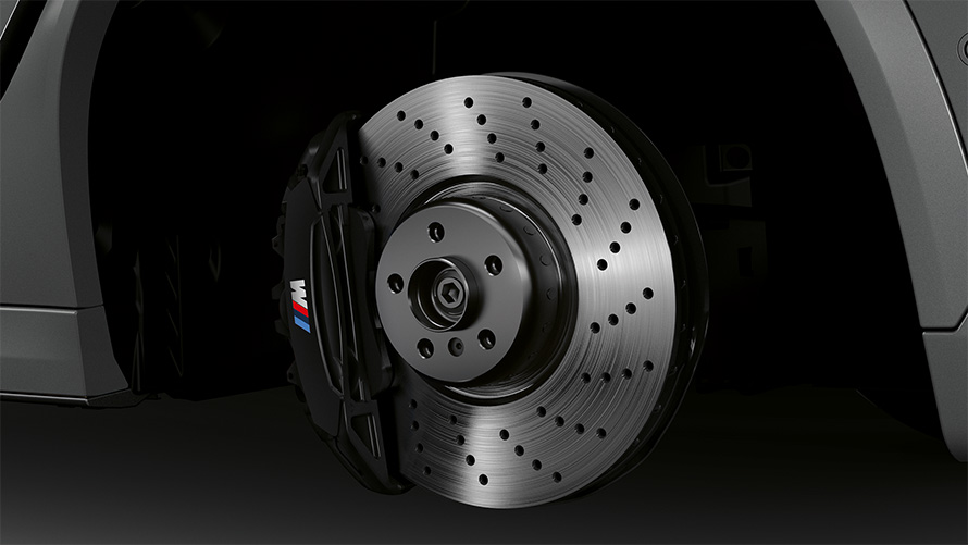 BMW X6 M Competition, F96, 2023, zavore M Compound z rdečimi zavornimi sedli visokega sijaja