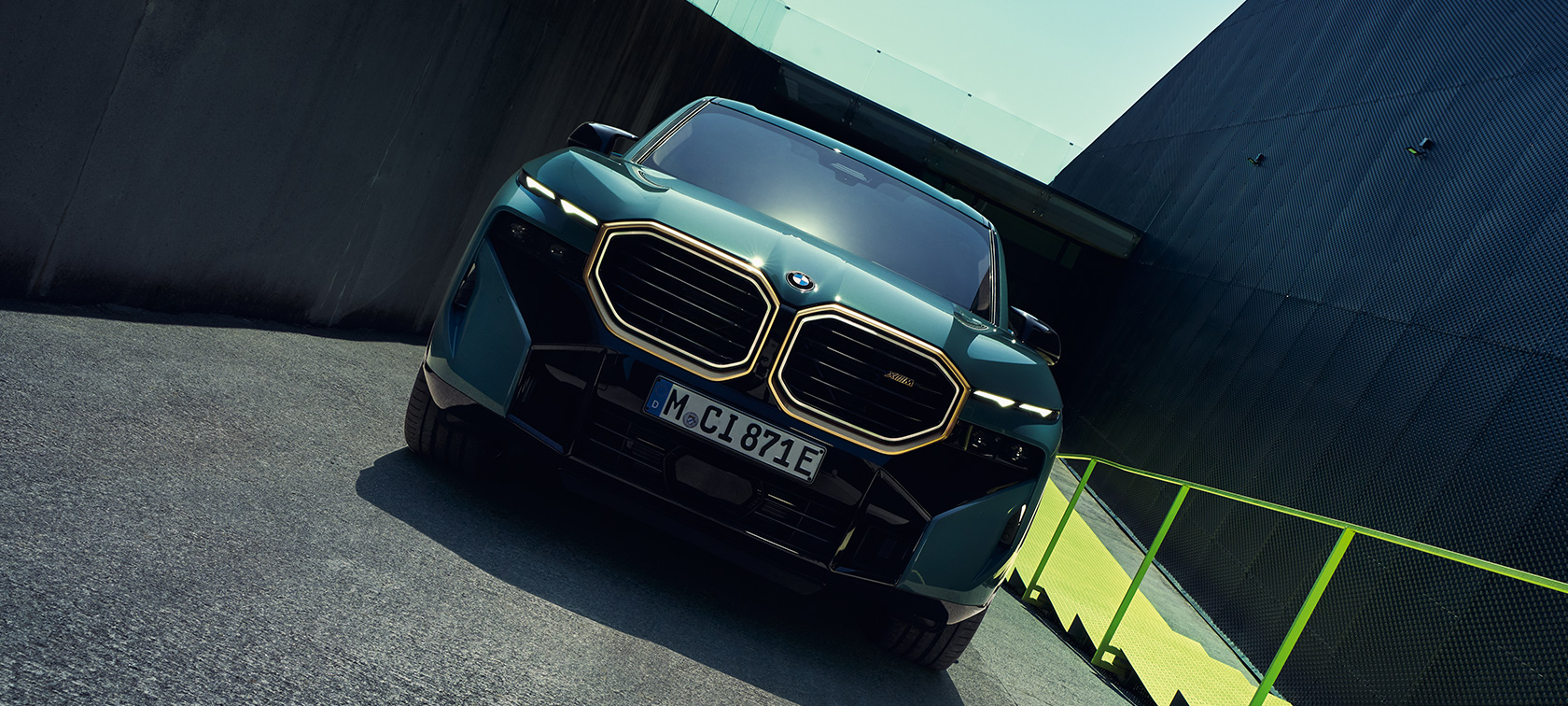 BMW XM, G09, vozna dinamika BMW XM, G09, vozna dinamika, poudarek