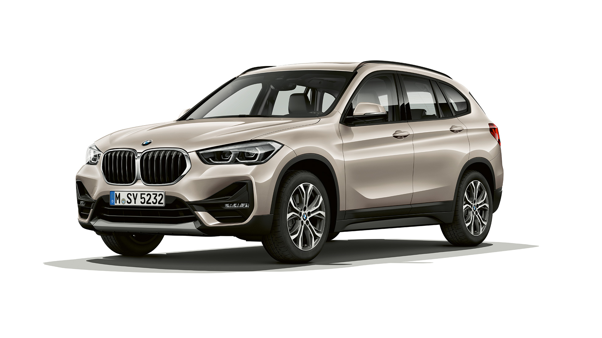 BMW X1, model Advantage, tričetrtinski pogled od spredaj BMW X1, model Advantage, tričetrtinski studijski posnetek sprednjega dela